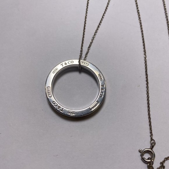 【Tiffany & Co】Tiffany 1837 Circleペンダント Tiffany 1837® Circle Pendant in Sterling Silver and Yellow